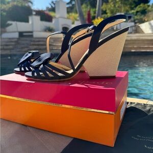 Kate spade size 10 blue wedges